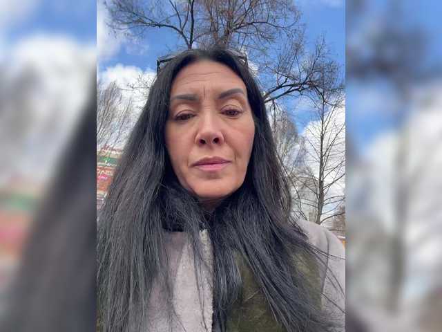 KarolinaMilf's BongaCams show and profile