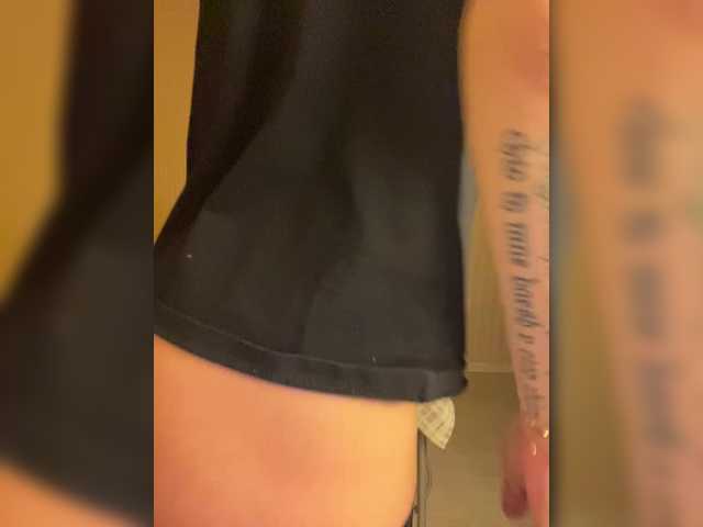 KarolinaMilf's BongaCams show and profile