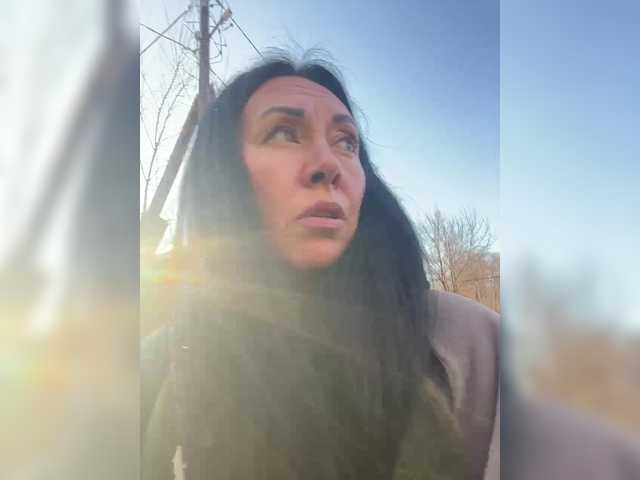 KarolinaMilf's BongaCams show and profile