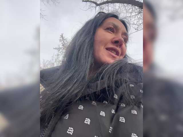 KarolinaMilf's BongaCams show and profile