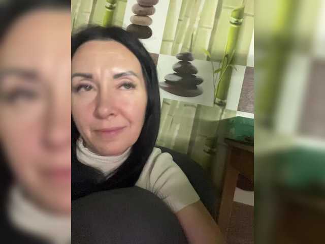 KarolinaMilf's BongaCams show and profile