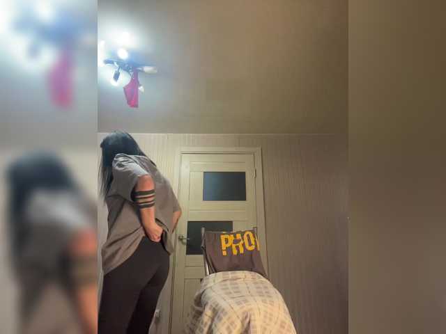 KarolinaMilf's BongaCams show and profile