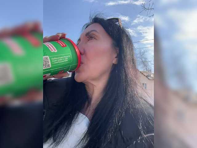 KarolinaMilf's BongaCams show and profile