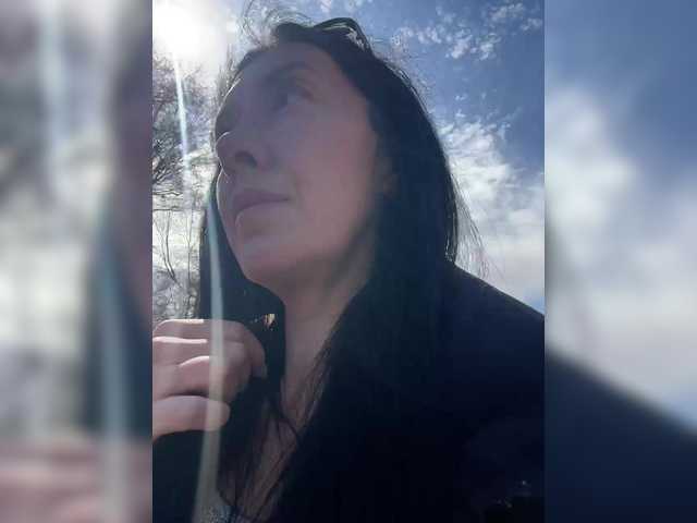 KarolinaMilf's BongaCams show and profile