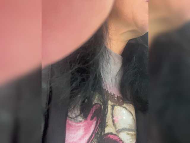 KarolinaMilf's BongaCams show and profile