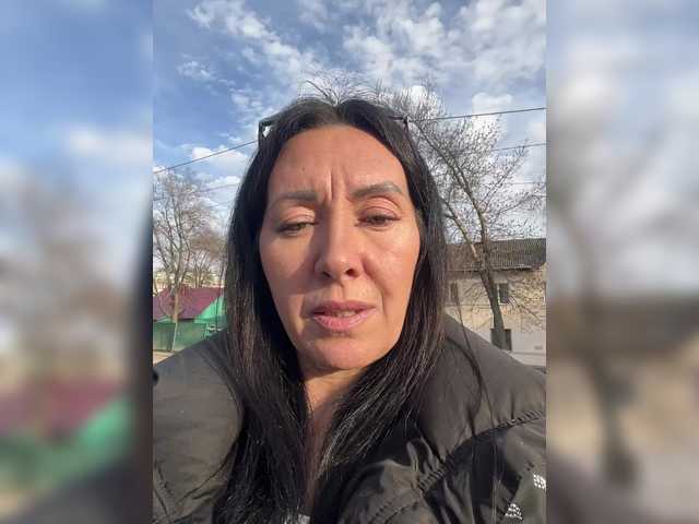 KarolinaMilf's BongaCams show and profile