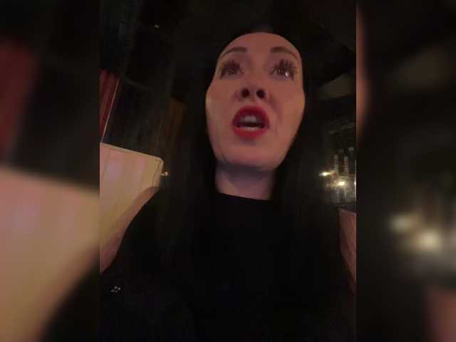 KarolinaMilf's BongaCams show and profile