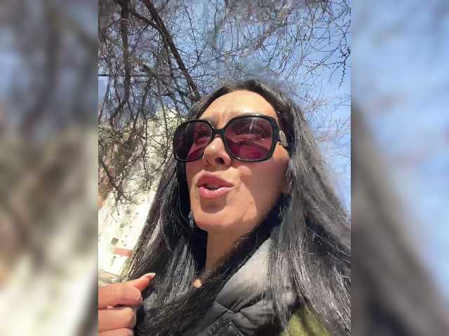 KarolinaMilf's BongaCams show and profile