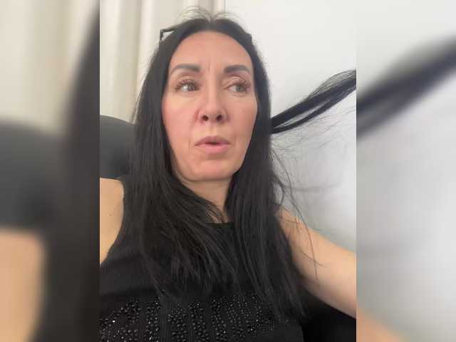 KarolinaMilf's BongaCams show and profile