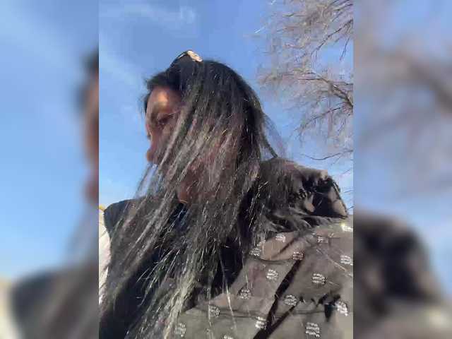 KarolinaMilf's BongaCams show and profile