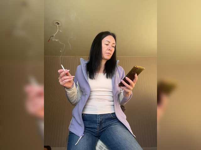 KarolinaMilf's BongaCams show and profile