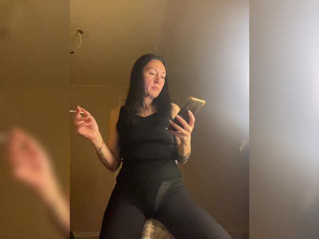 KarolinaMilf's BongaCams show and profile