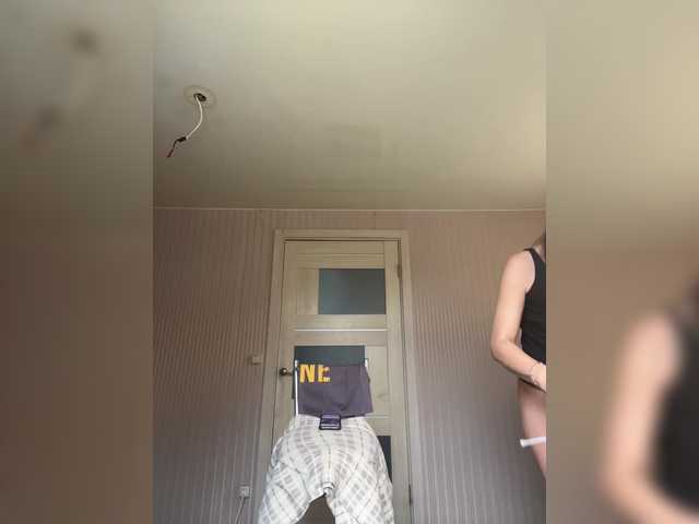 KarolinaMilf's BongaCams show and profile