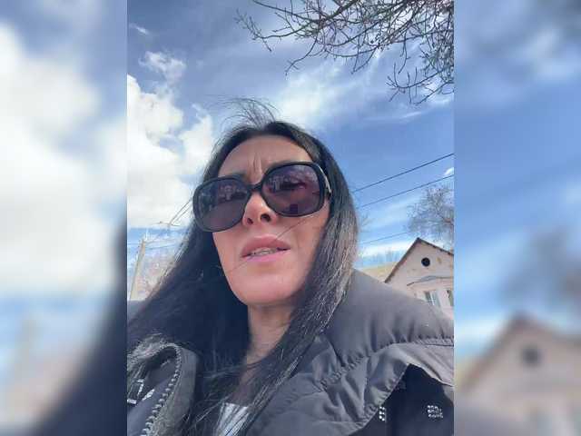 KarolinaMilf's BongaCams show and profile