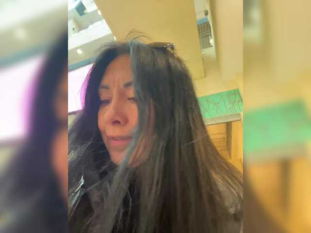 KarolinaMilf's BongaCams show and profile