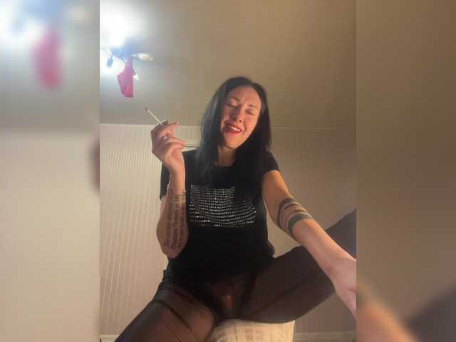 KarolinaMilf's BongaCams show and profile