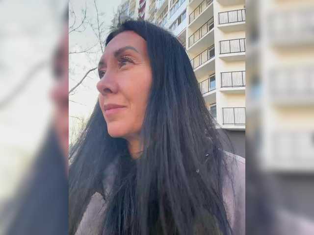 KarolinaMilf's BongaCams show and profile