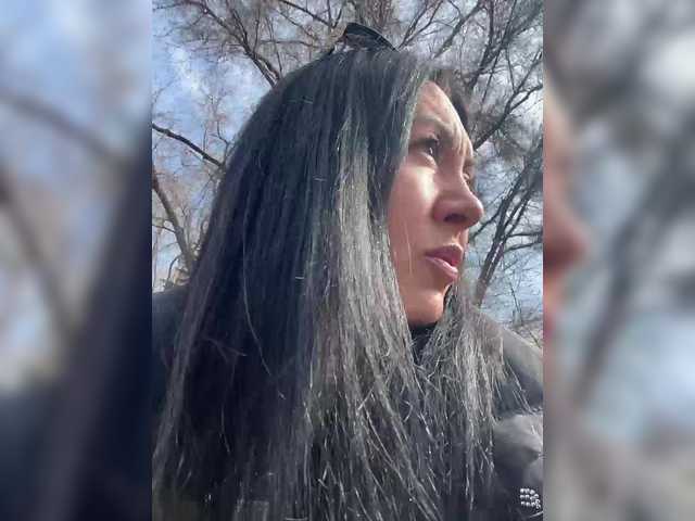 KarolinaMilf's BongaCams show and profile