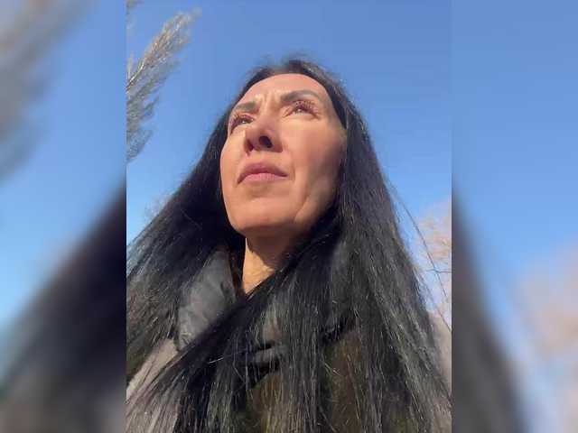 KarolinaMilf's BongaCams show and profile