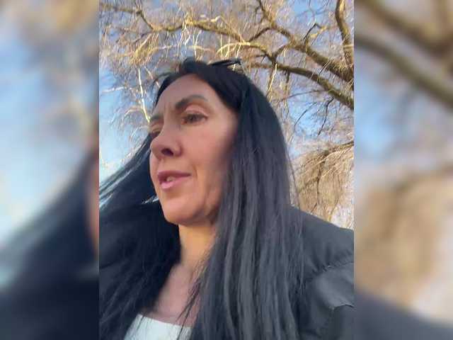 KarolinaMilf's BongaCams show and profile