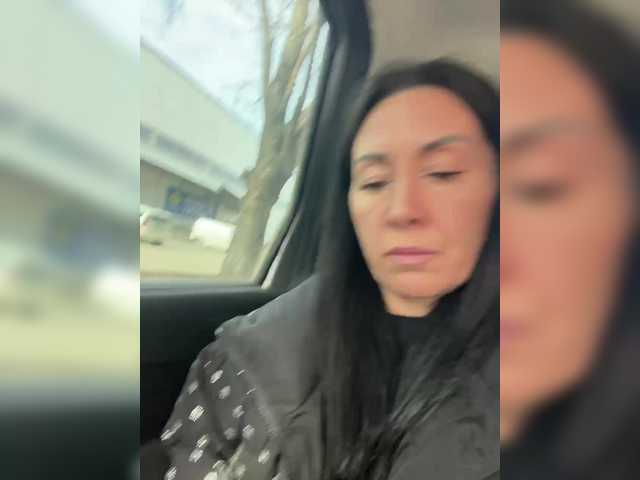 KarolinaMilf's BongaCams show and profile