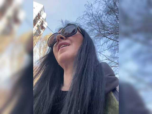 KarolinaMilf's BongaCams show and profile