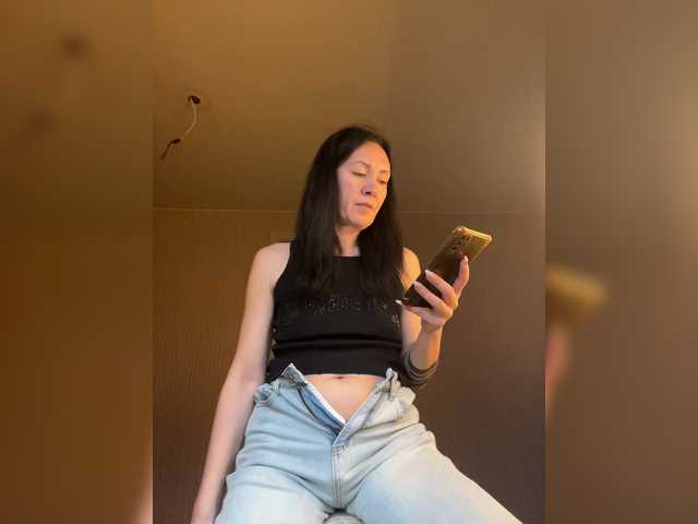 KarolinaMilf's BongaCams show and profile