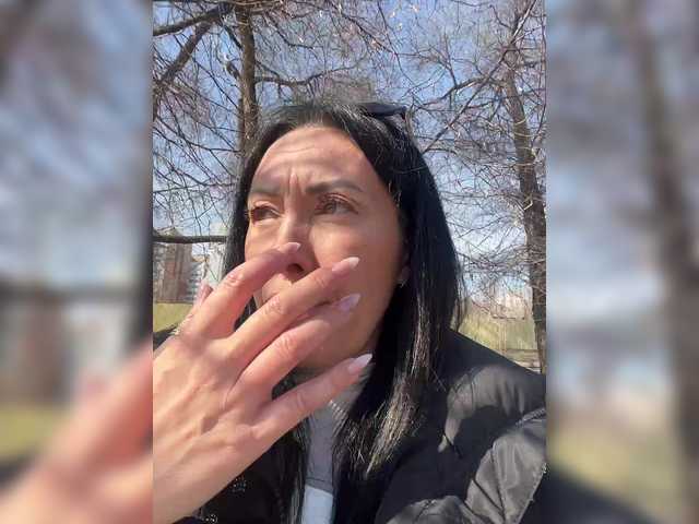 KarolinaMilf's BongaCams show and profile