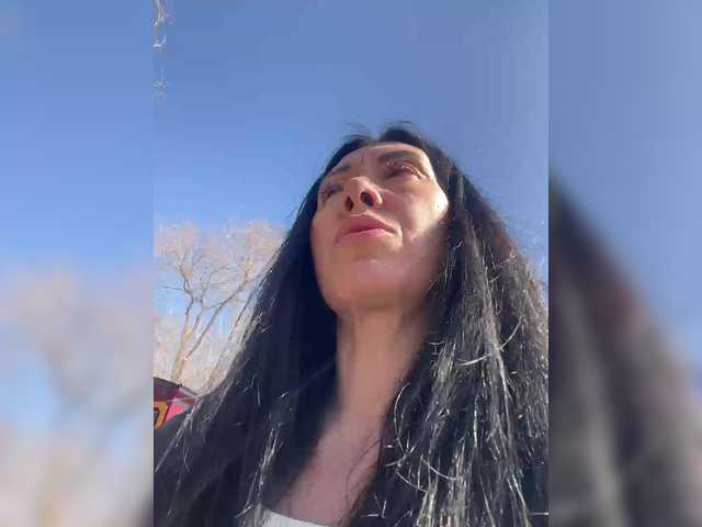 KarolinaMilf's BongaCams show and profile