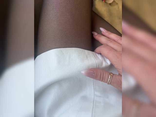 KarolinaMilf's BongaCams show and profile