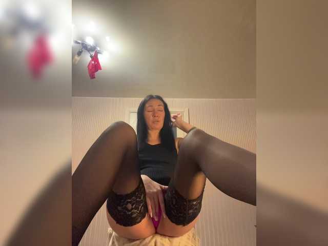 KarolinaMilf's BongaCams show and profile