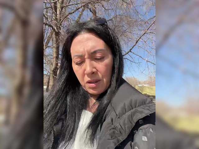 KarolinaMilf's BongaCams show and profile