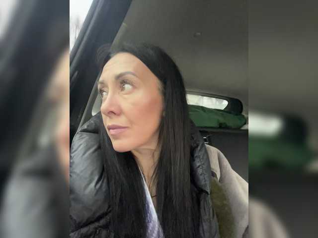 KarolinaMilf's BongaCams show and profile