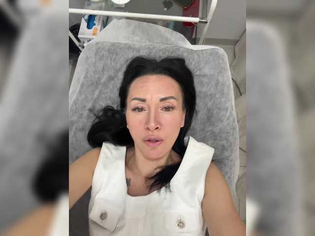 KarolinaMilf's BongaCams show and profile