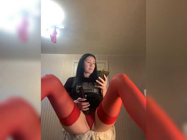 KarolinaMilf's BongaCams show and profile