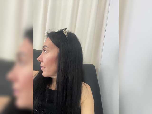 KarolinaMilf's BongaCams show and profile