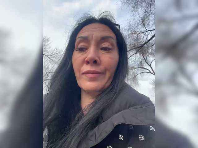 KarolinaMilf's BongaCams show and profile