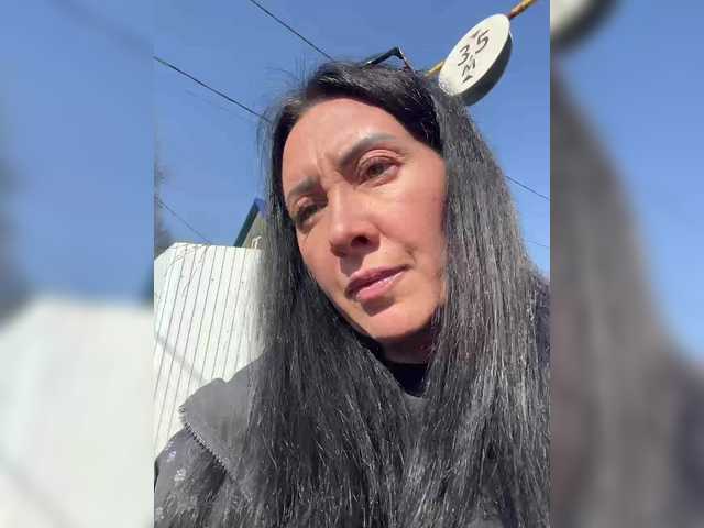 KarolinaMilf's BongaCams show and profile