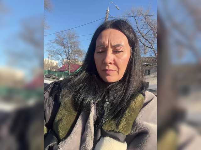 KarolinaMilf's BongaCams show and profile