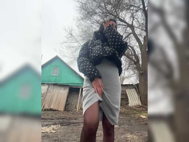 KarolinaMilf's BongaCams show and profile