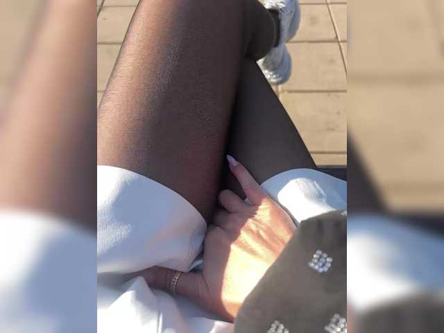 KarolinaMilf's BongaCams show and profile