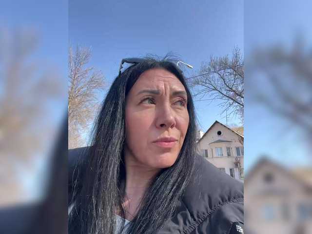 KarolinaMilf's BongaCams show and profile