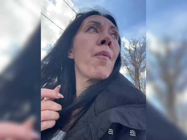 KarolinaMilf's BongaCams show and profile