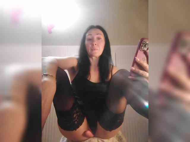 Karolina_Milf webcam