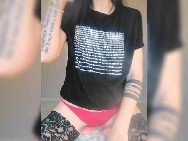 Karolina_Milf webcam