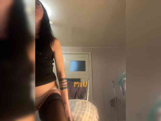 Karolina_Milf webcam