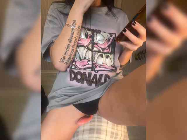 Karolina_Milf webcam