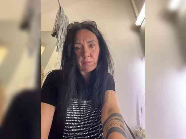 Karolina_Milf webcam