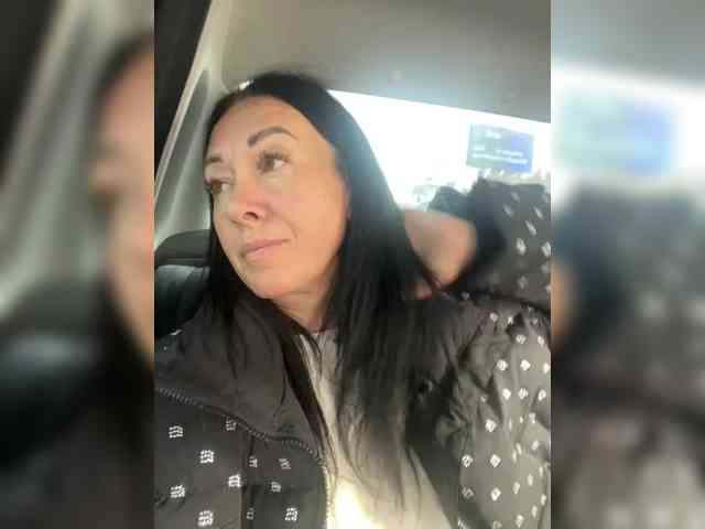 Karolina_Milf webcam