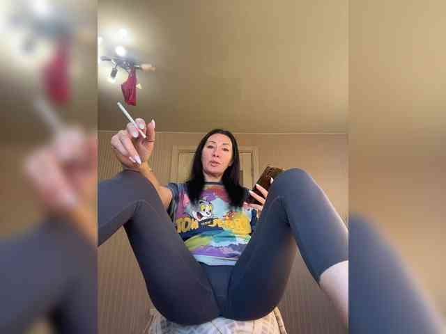 Karolina_Milf webcam